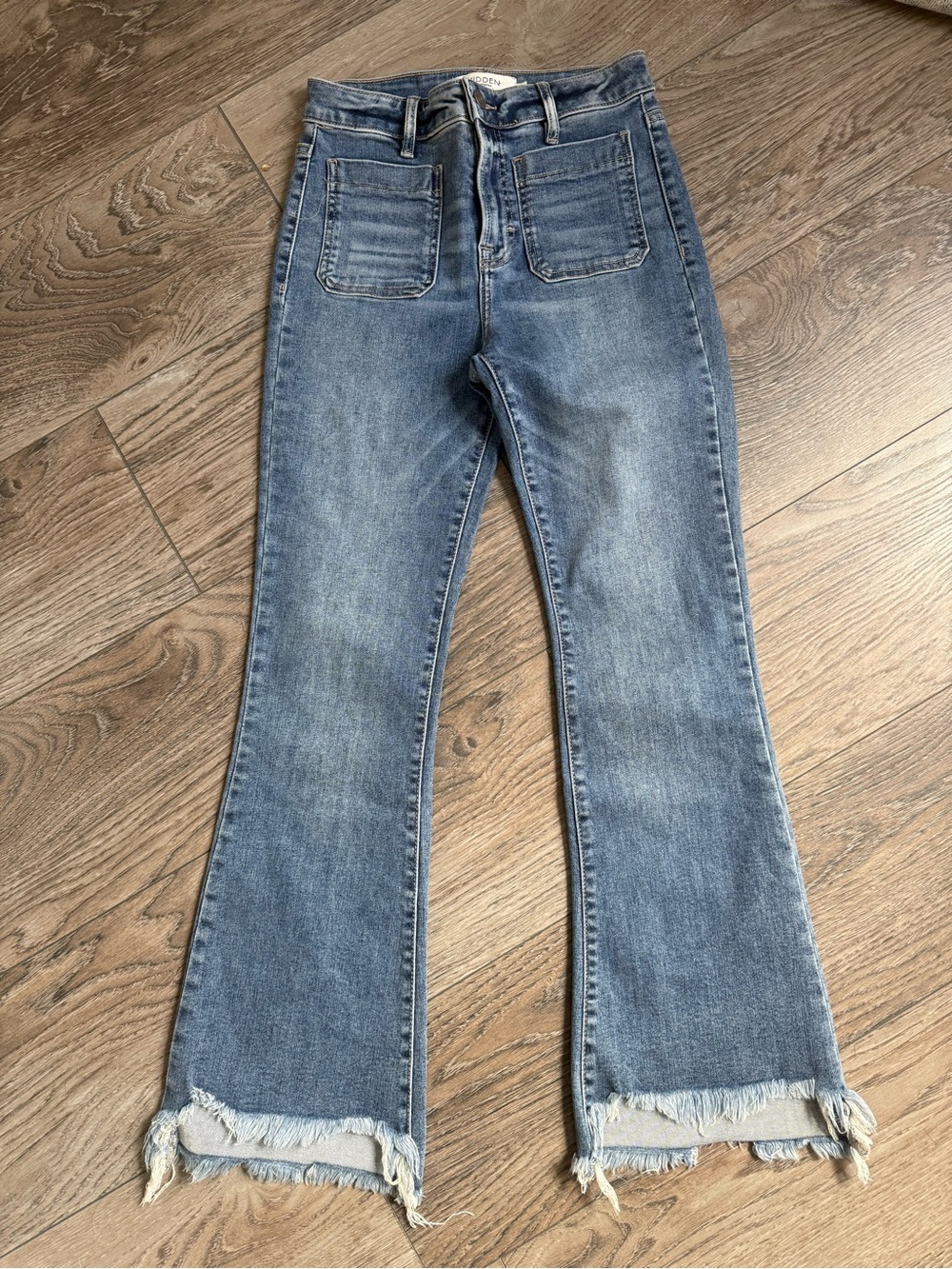 98.  Hidden Jeans Los Angeles Size 26 High Rise Flare Jeans Raw Hem Medium Wash